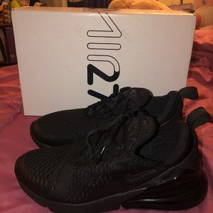Nike Air 270 Men 7 / Women 8